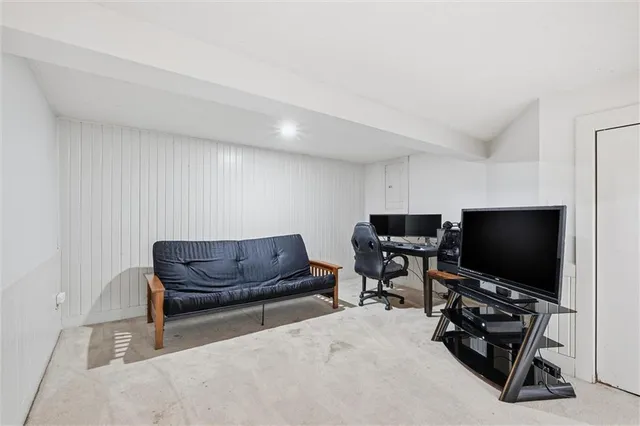 $315,000 | 518 North Jefferson Street, Raymore, MO 64083