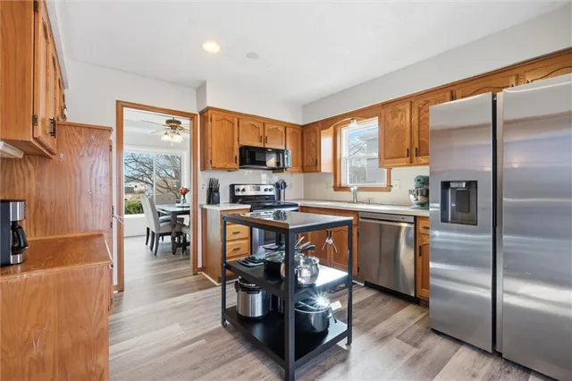 $315,000 | 518 North Jefferson Street, Raymore, MO 64083