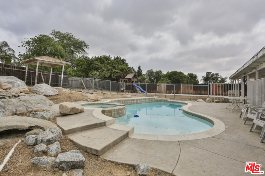 18906 Boulder Avenue Riverside, CA 92508 - Photo 11 of 40