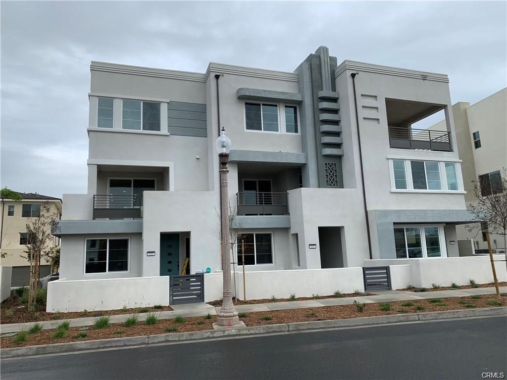 a building that has a lots of windows