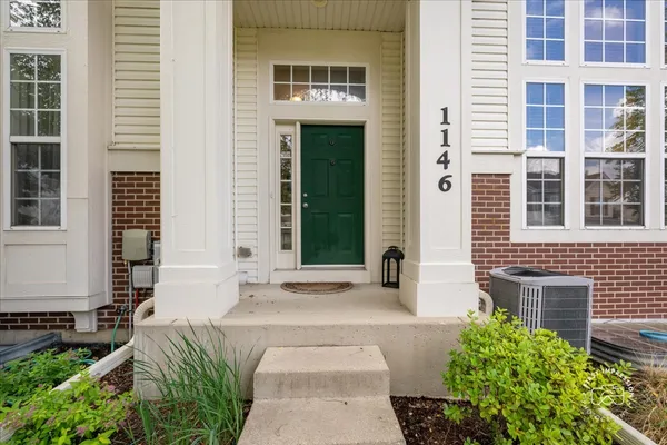 $350,000 | 1146 Kilbery Lane, Unit 1146, North Aurora, IL 60542