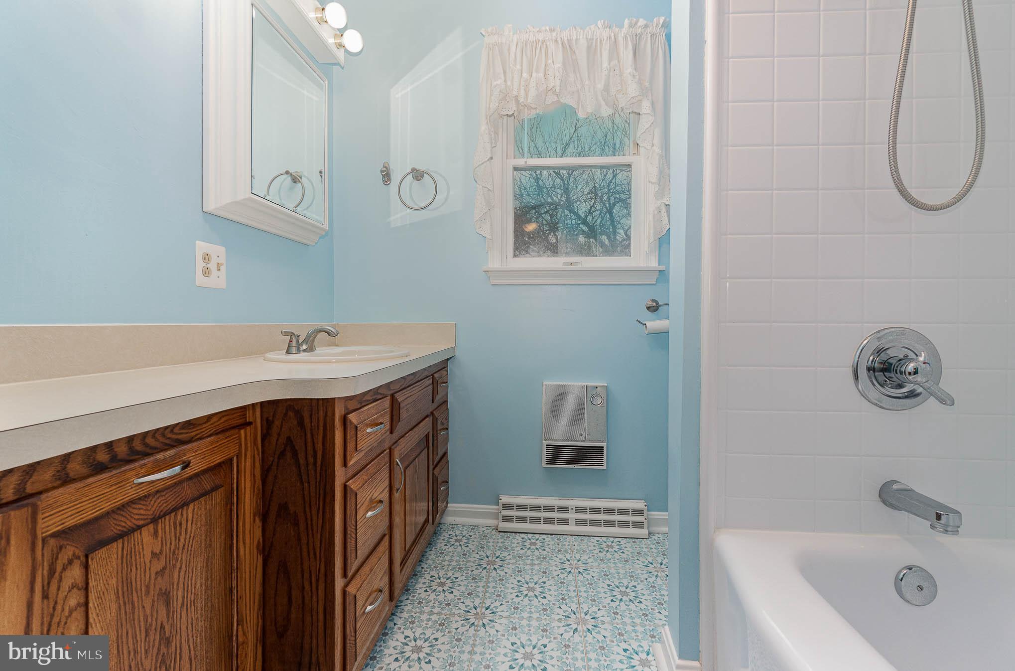 1197 Long Valley Road Westminster, MD 21158 - Photo 22 of 31 Hall full bath