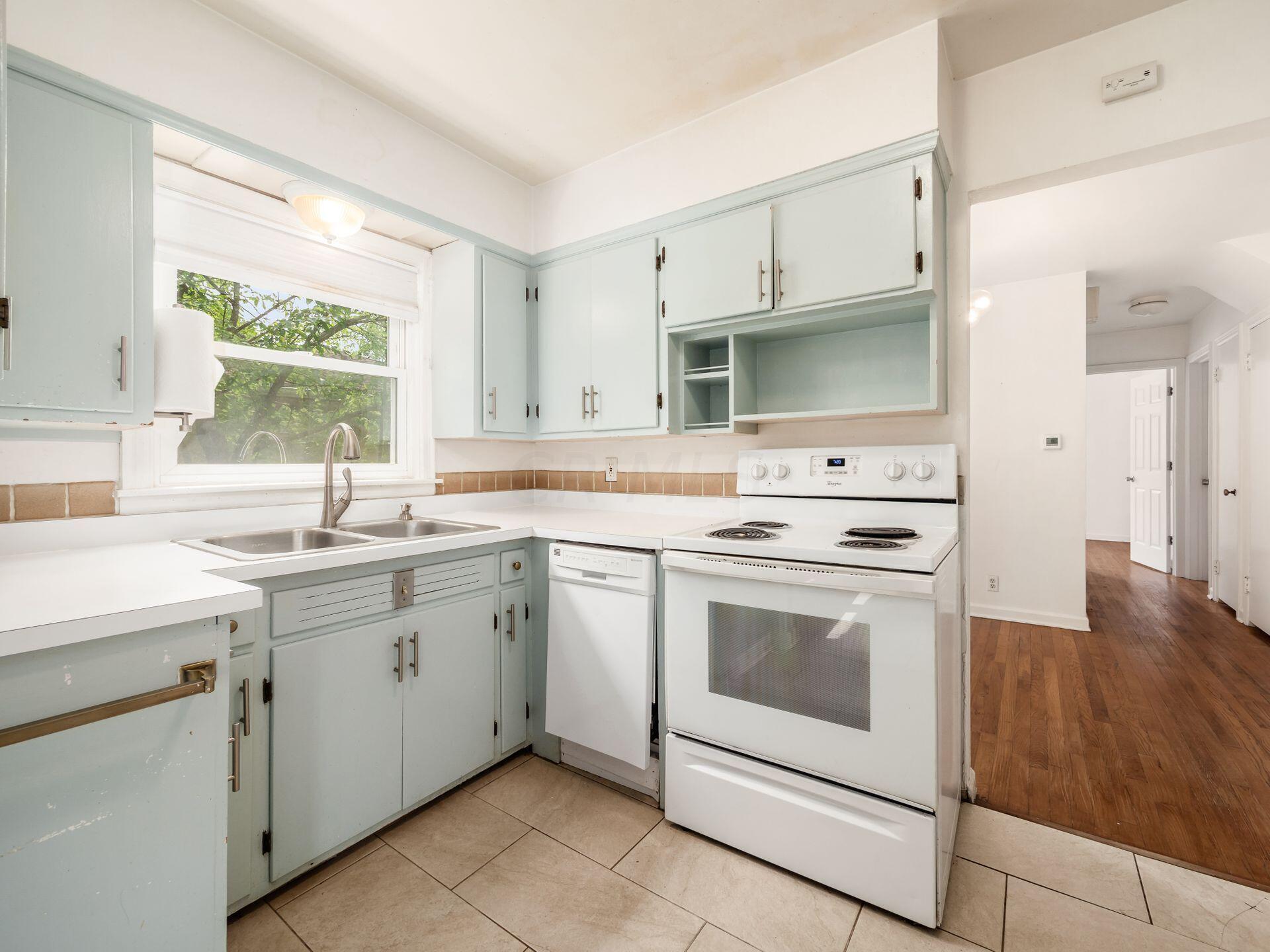 2265 Wickliffe Road Columbus, OH 43221 - Photo 26 of 53 Kitchen