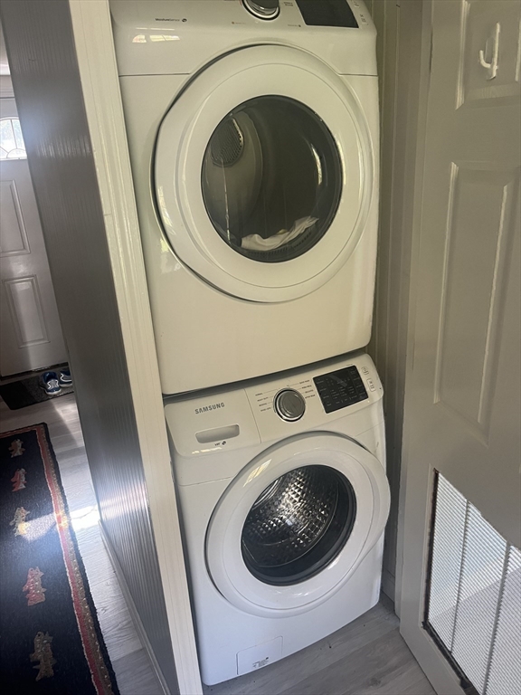 48 River Road Norfolk, MA 02056 - Photo 22 of 42 a utility room with dryer and washer