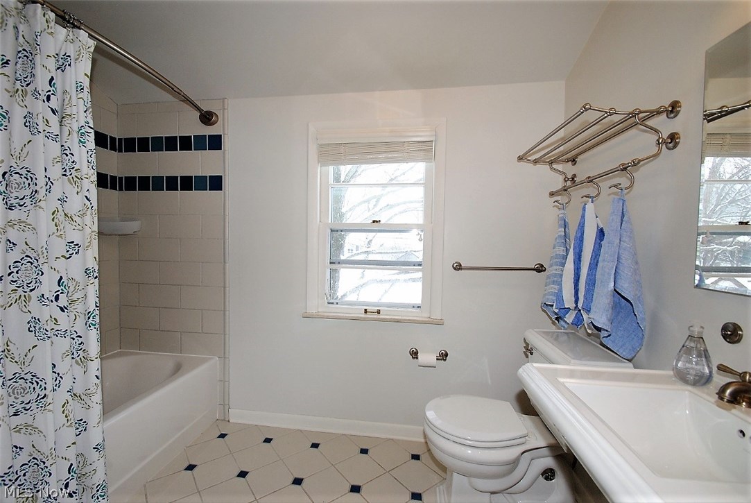 24138 Wimbledon Road Shaker Heights, OH 44122 - Photo 24 of 30 Second floor updated full bath
