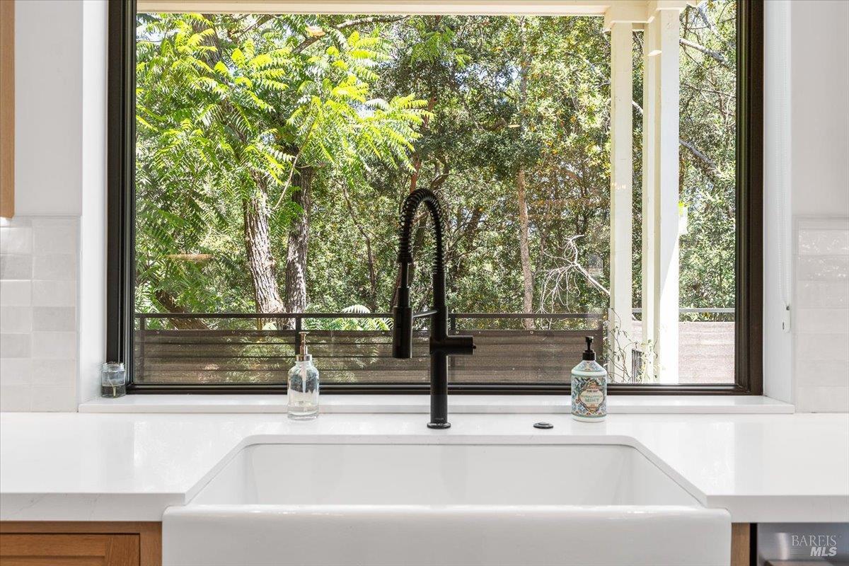 794 Los Olivos Road Santa Rosa, CA 95404 - Photo 5 of 59 a bathroom with a bathtub and window