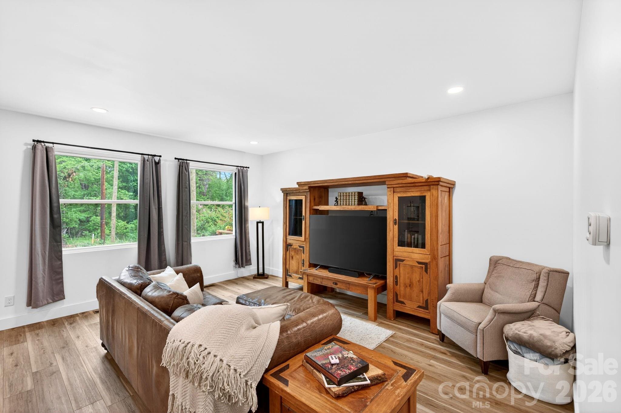 116 Arnold Road Asheville, NC 28805 - Photo 5 of 29