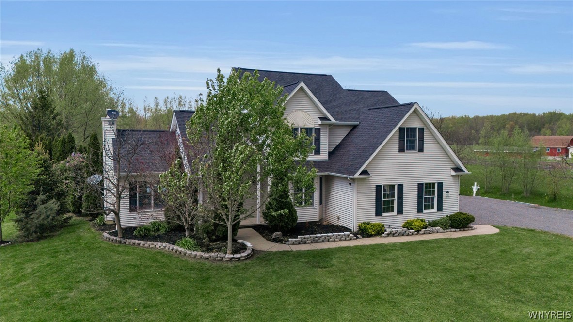 5435 Mapleton Road Lockport, NY 14094 - Photo 3 of 37