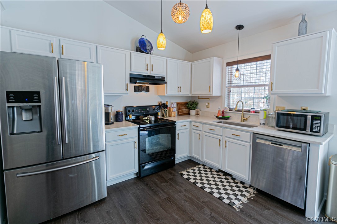 213 Cedar Ridge Drive Ruther Glen, VA 22546 - Photo 11 of 50 Kitchen featuring decorative light fixtures, stain