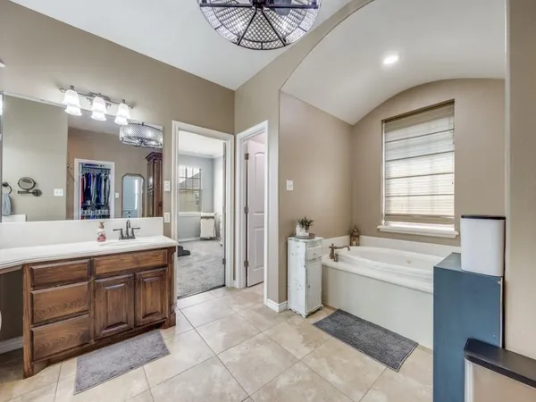 $825,000 | 44 Fawn Hollow Circle, Denison, TX 75020