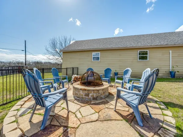 $825,000 | 44 Fawn Hollow Circle, Denison, TX 75020