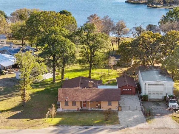 $329,900 | 2097 County Road 3830, Quinlan, TX 75474