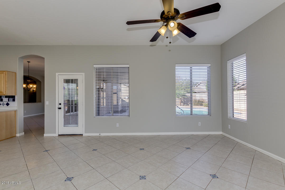 282 East Smoke Tree Road Gilbert, AZ 85296 - Photo 12 of 39 10-Smoke