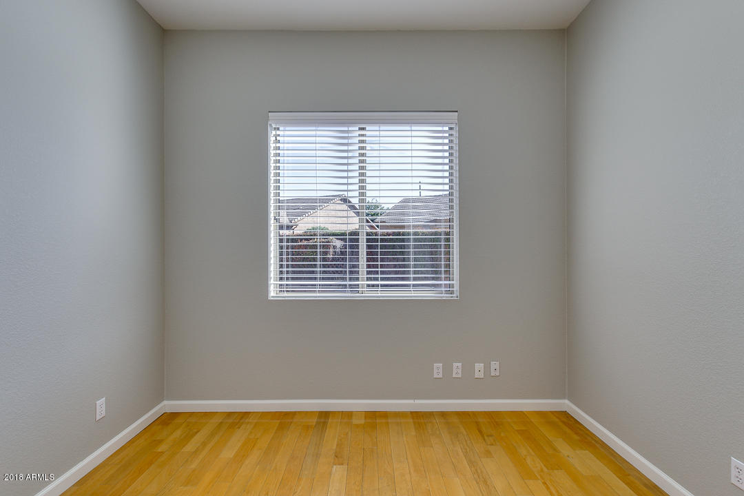 282 East Smoke Tree Road Gilbert, AZ 85296 - Photo 20 of 39 18-Smoke