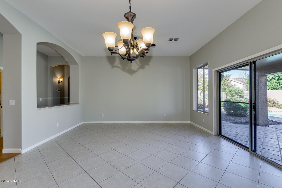 282 East Smoke Tree Road Gilbert, AZ 85296 - Photo 6 of 39 04-Smoke