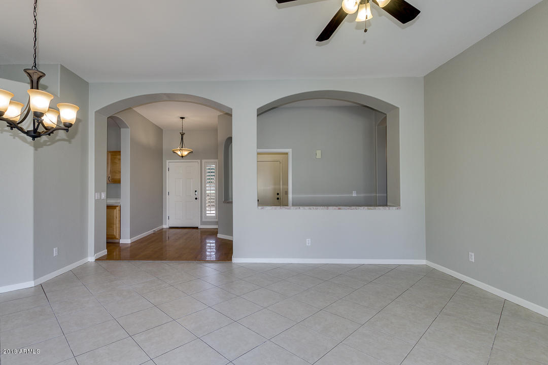 282 East Smoke Tree Road Gilbert, AZ 85296 - Photo 8 of 39 06-Smoke