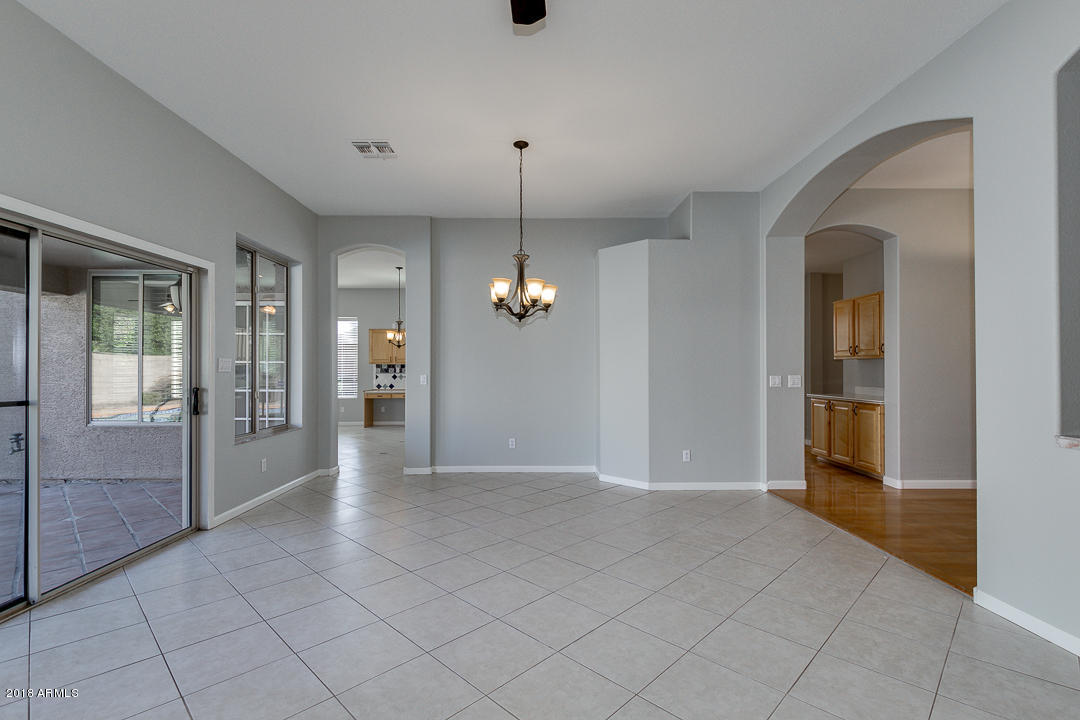 282 East Smoke Tree Road Gilbert, AZ 85296 - Photo 9 of 39 07-Smoke