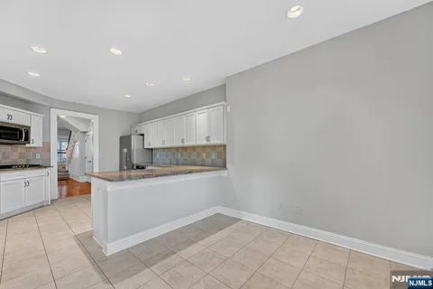 $1,995,000 | 92-94 Midland Avenue, Montclair, NJ 07042