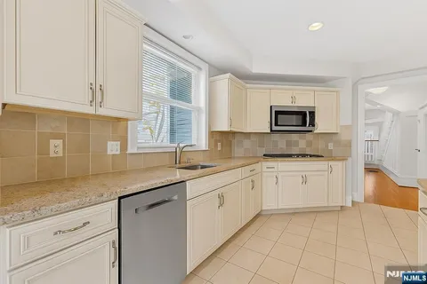 $1,995,000 | 92-94 Midland Avenue, Montclair, NJ 07042