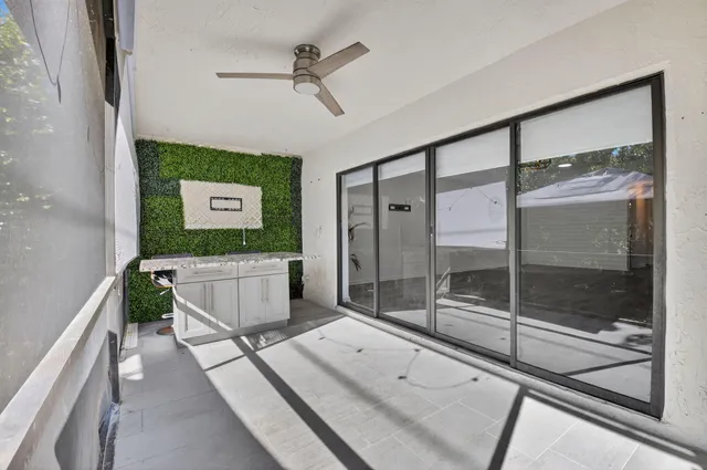 $575,000 | 9074 Chatsworth Cascades Circle, Boca Raton, FL 33434