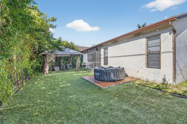 $575,000 | 9074 Chatsworth Cascades Circle, Boca Raton, FL 33434