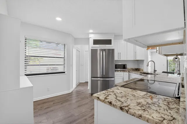 $575,000 | 9074 Chatsworth Cascades Circle, Boca Raton, FL 33434