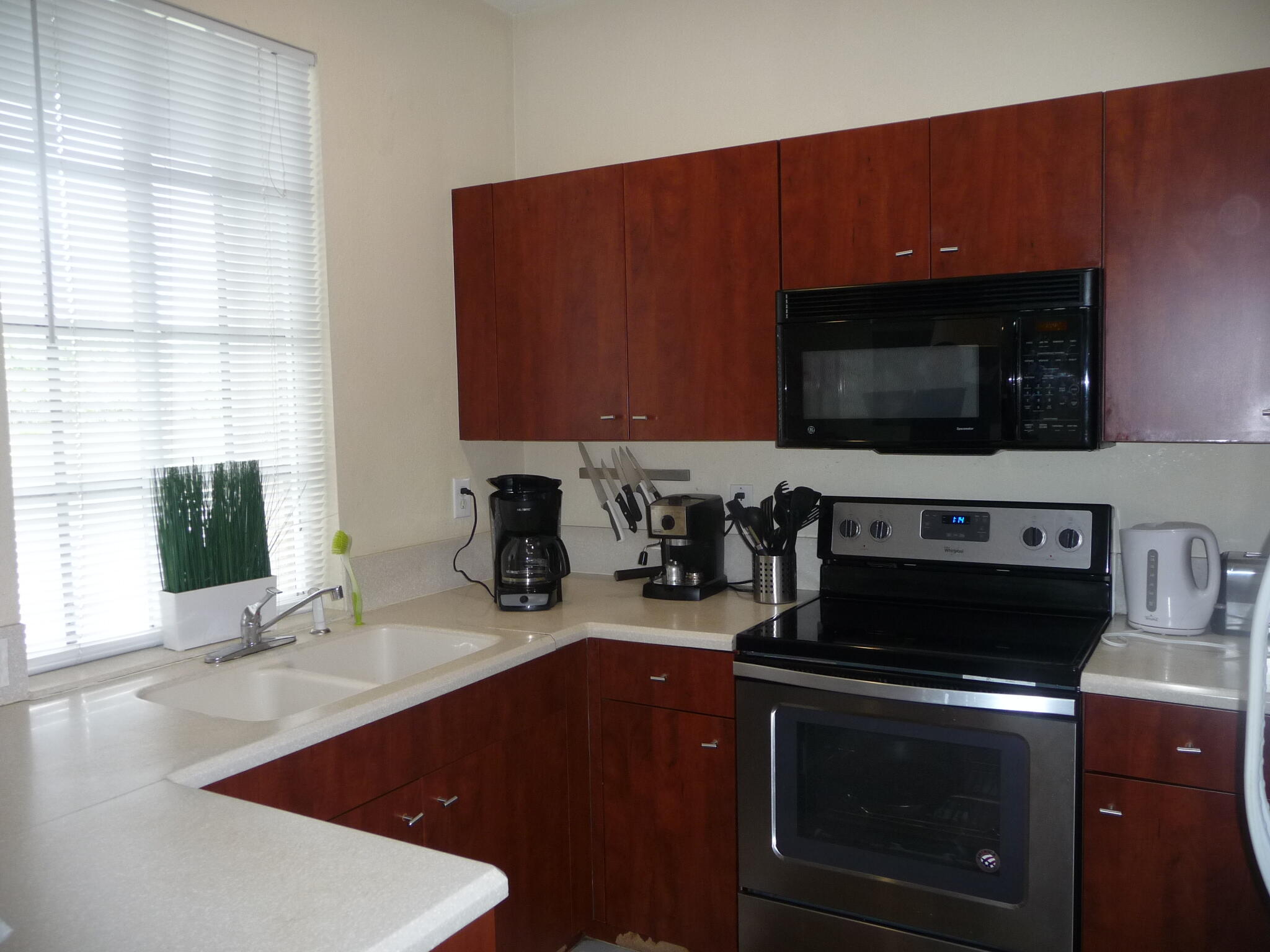 1962 Marsh Harbor Drive Riviera Beach, FL 33404 - Photo 5 of 15 KITCHEN