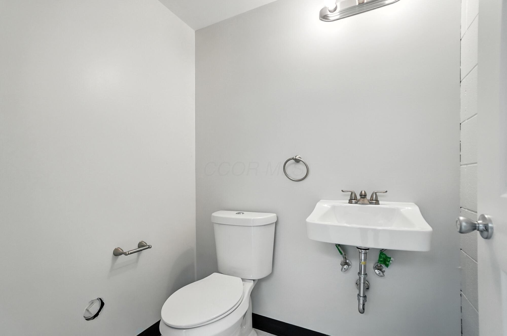 3885 Woodbridge Road Columbus, OH 43220 - Photo 114 of 158 110