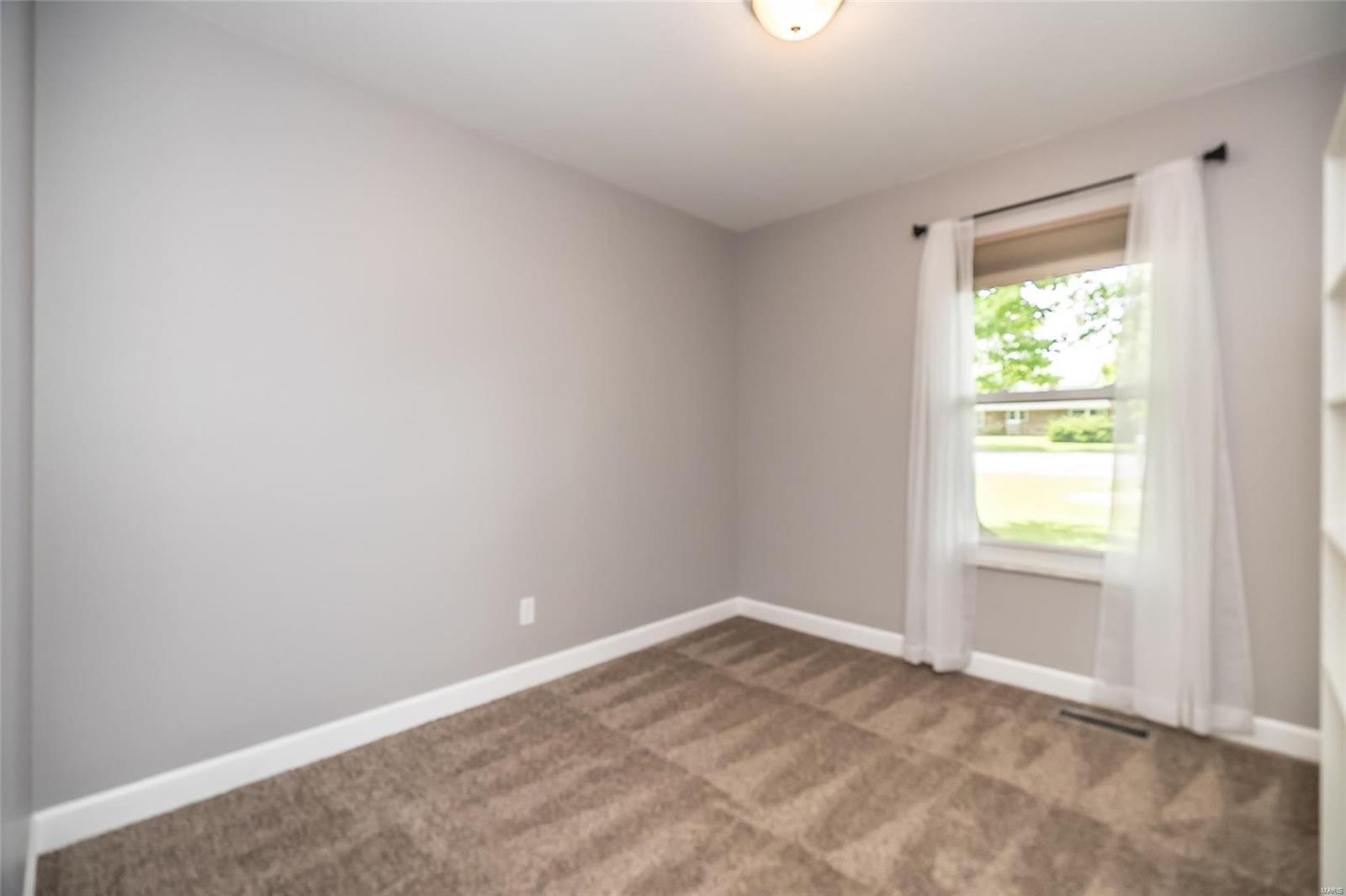 893 Reavis Barracks Road St. Louis, MO 63125 - Photo 18 of 30 Gallery Image 18