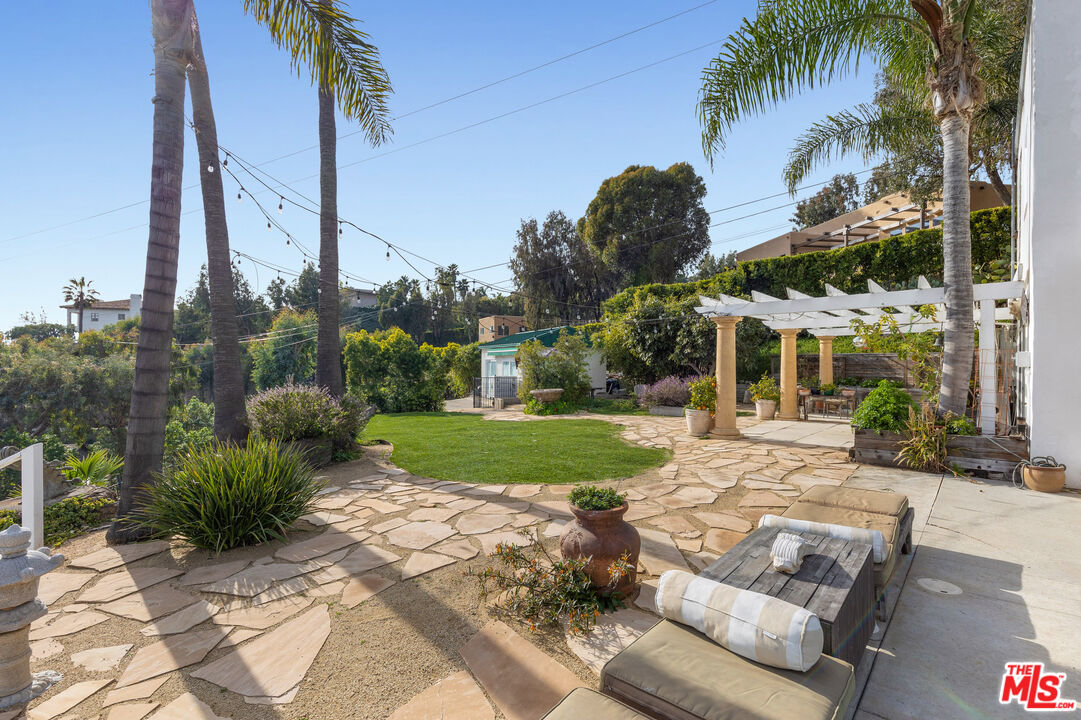 3270 Sumac Ridge Road Malibu, CA 90265 - Photo 12 of 41