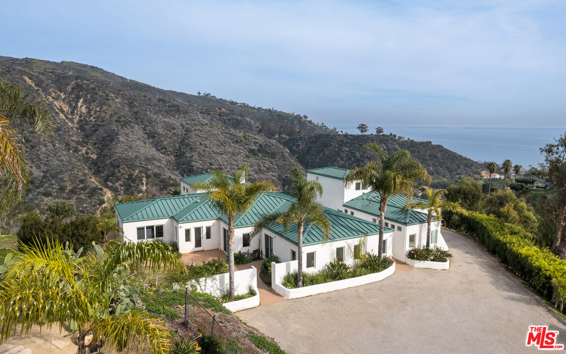 3270 Sumac Ridge Road Malibu, CA 90265 - Photo 2 of 41