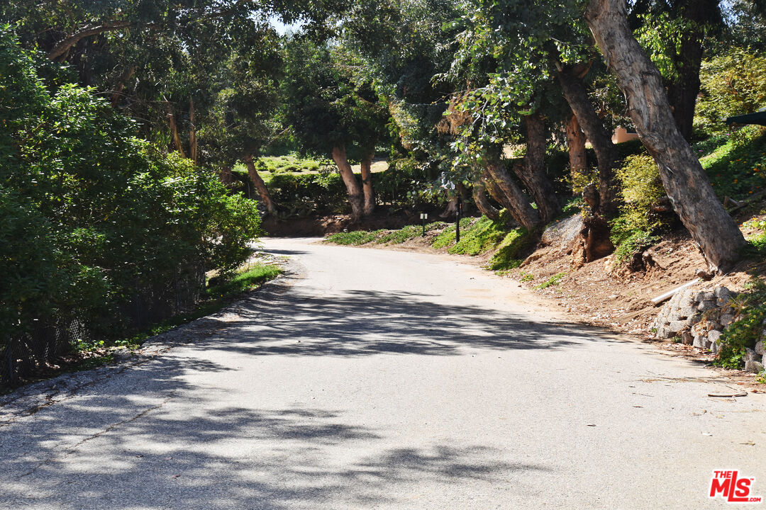 3270 Sumac Ridge Road Malibu, CA 90265 - Photo 30 of 41