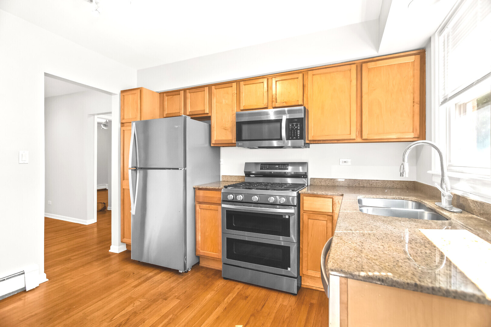 1819 West Touhy Avenue, Unit 6 Chicago, IL 60626 - Photo 9 of 23
