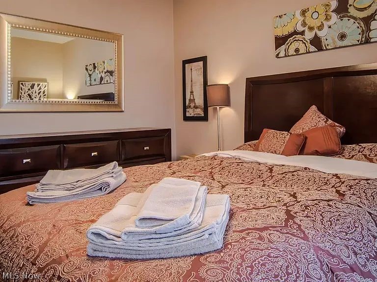 1551 Maple Road Cleveland Heights, OH 44121 - Photo 16 of 25