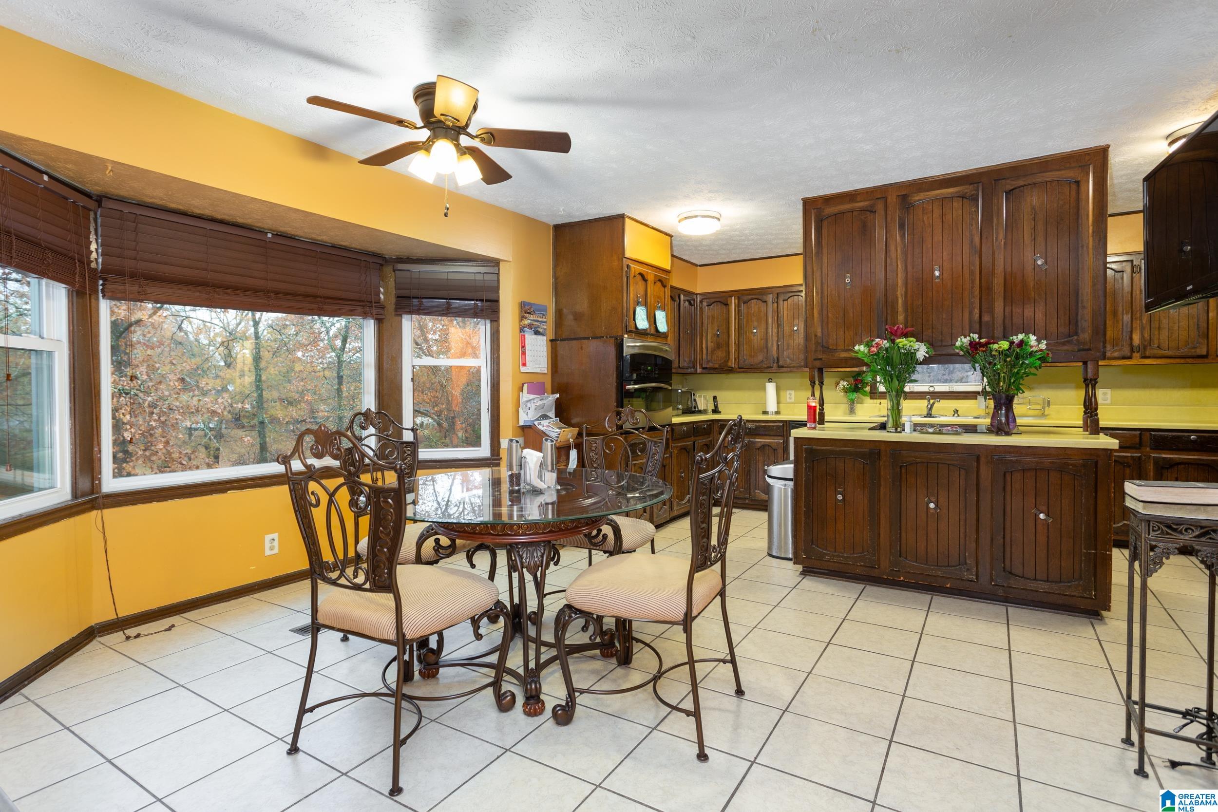 926 Cherokee Trail Anniston, AL 36206 - Photo 5 of 43