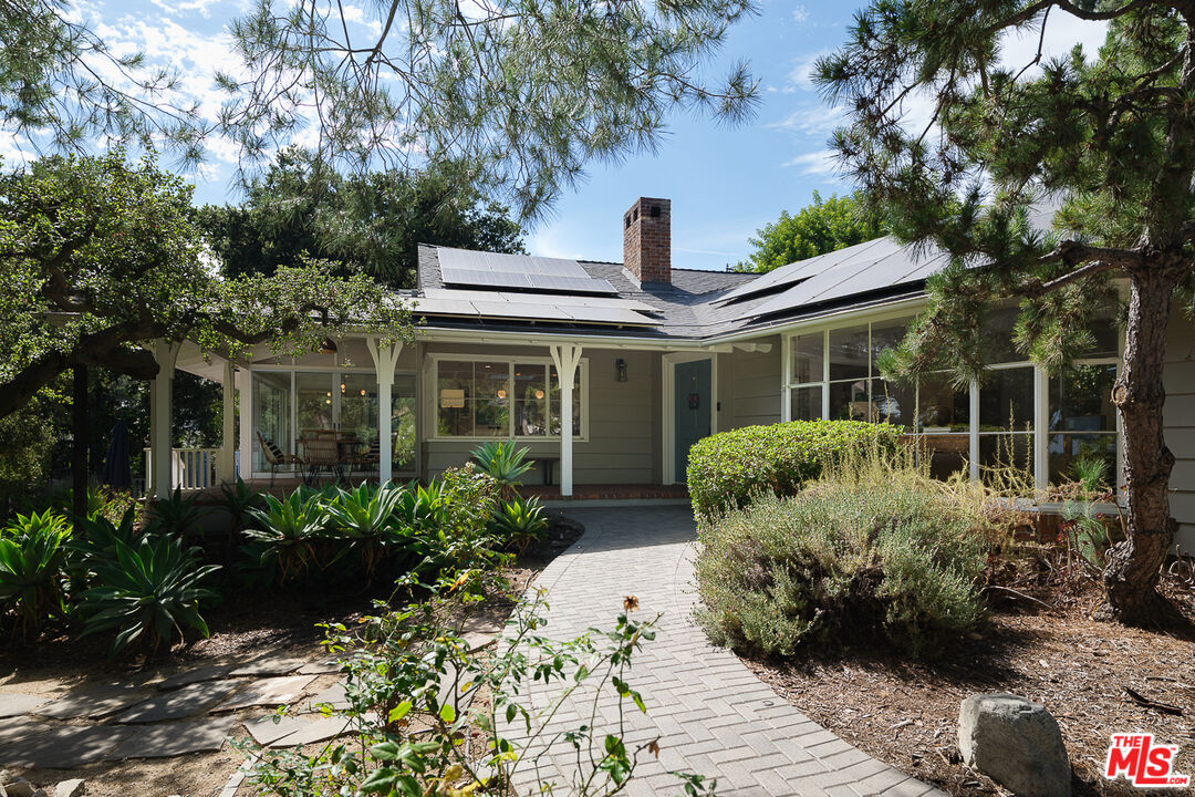 1955 Windover Road Pasadena, CA 91107 - Photo 2 of 62