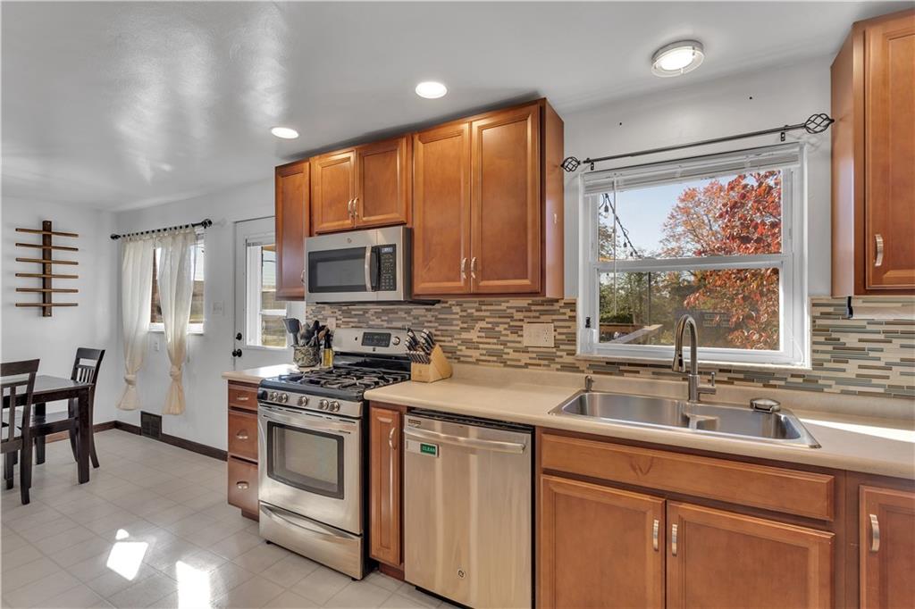 513 McGovern Road Houston, PA 15342 - Photo 15 of 32 Gallery Image 15