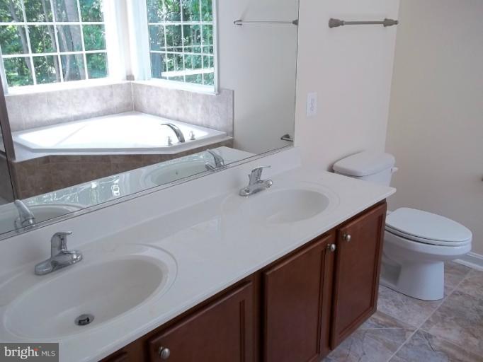 19011 Poplar Ridge Road Brandywine, MD 20613 - Photo 14 of 29 Bath (Master)