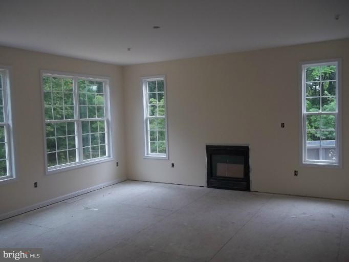 19011 Poplar Ridge Road Brandywine, MD 20613 - Photo 8 of 29 Family Room