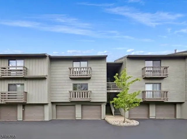 $239,500 | 409 Spruce Hills Drive, Unit 409, Glen Gardner, NJ 08826
