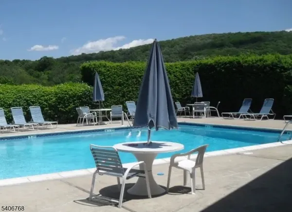 $229,500 | 409 Spruce Hills Drive, Unit 409, Glen Gardner, NJ 08826