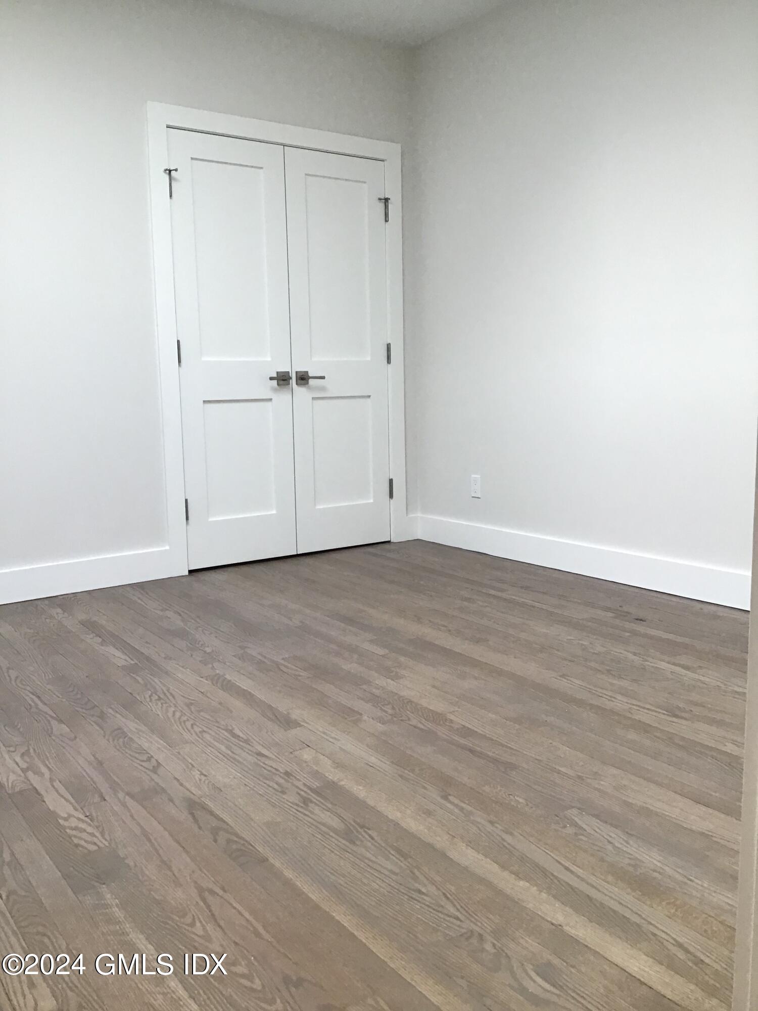 54 Greenwich Avenue, Unit 3 Greenwich, CT 06830 - Photo 14 of 30 a view of an empty room