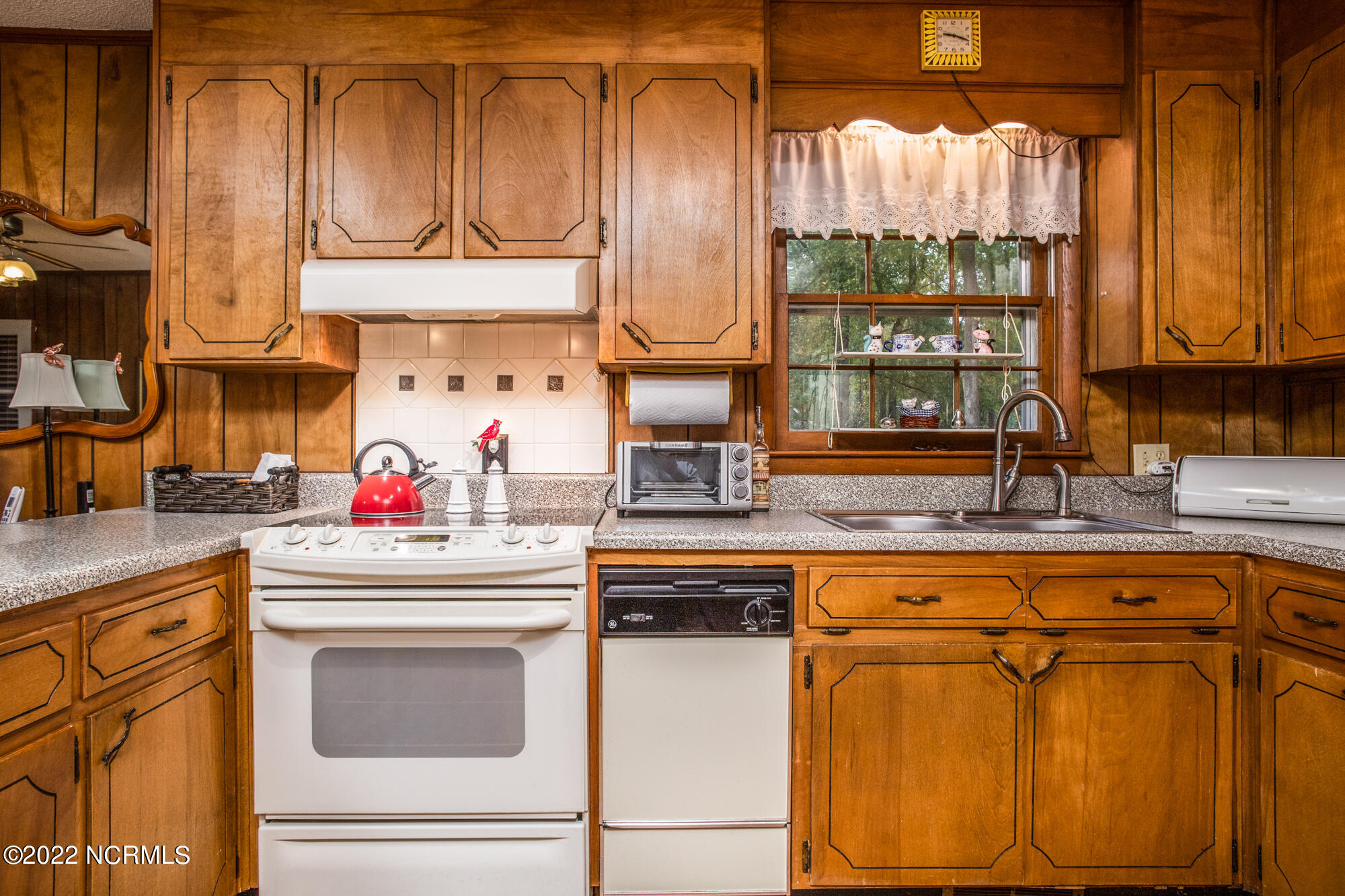 155 Stevenson Road New Bern, NC 28562 - Photo 10 of 25 Kitchen