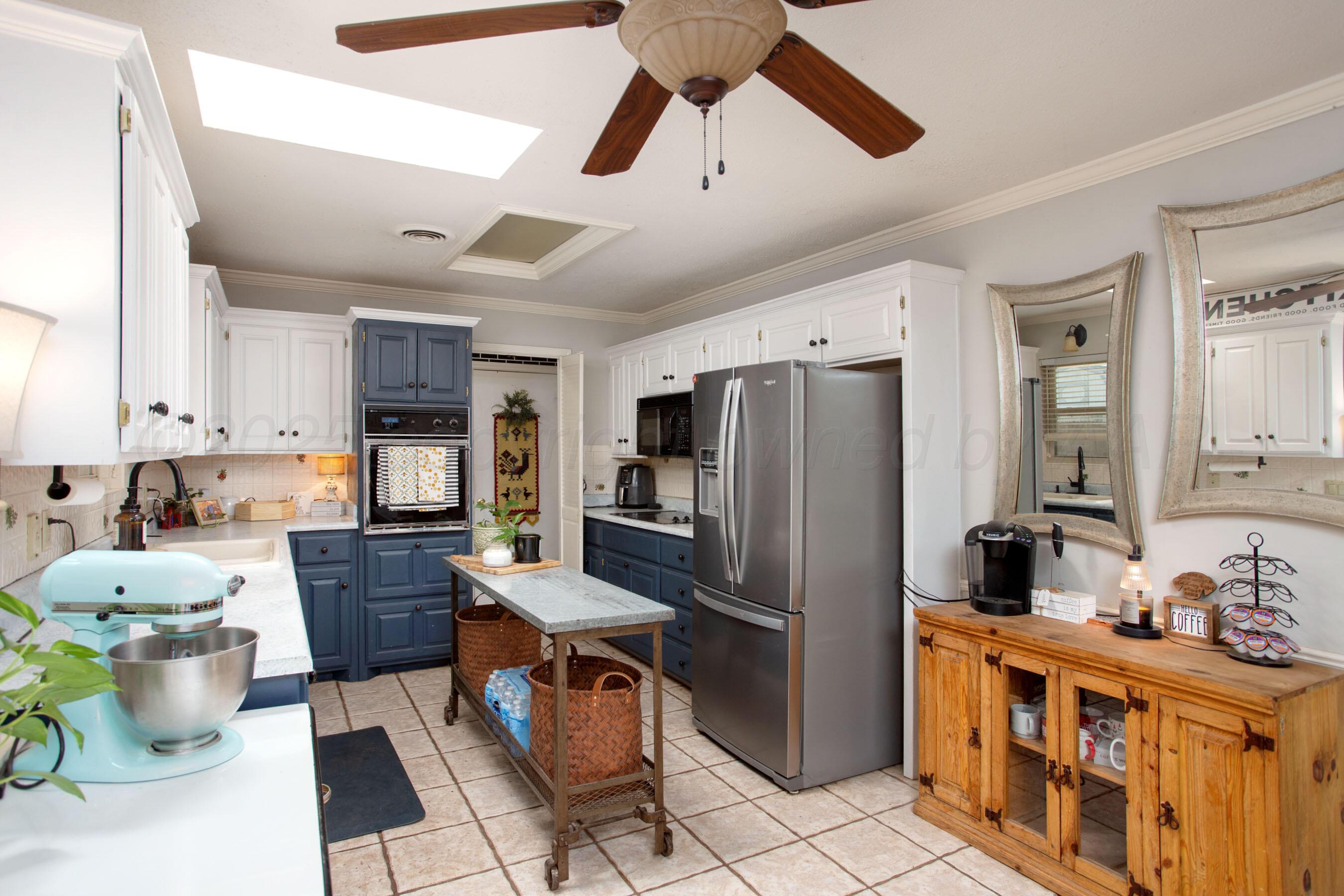 6010 Calumet Road Amarillo, TX 79106 - Photo 8 of 27 Kitchen