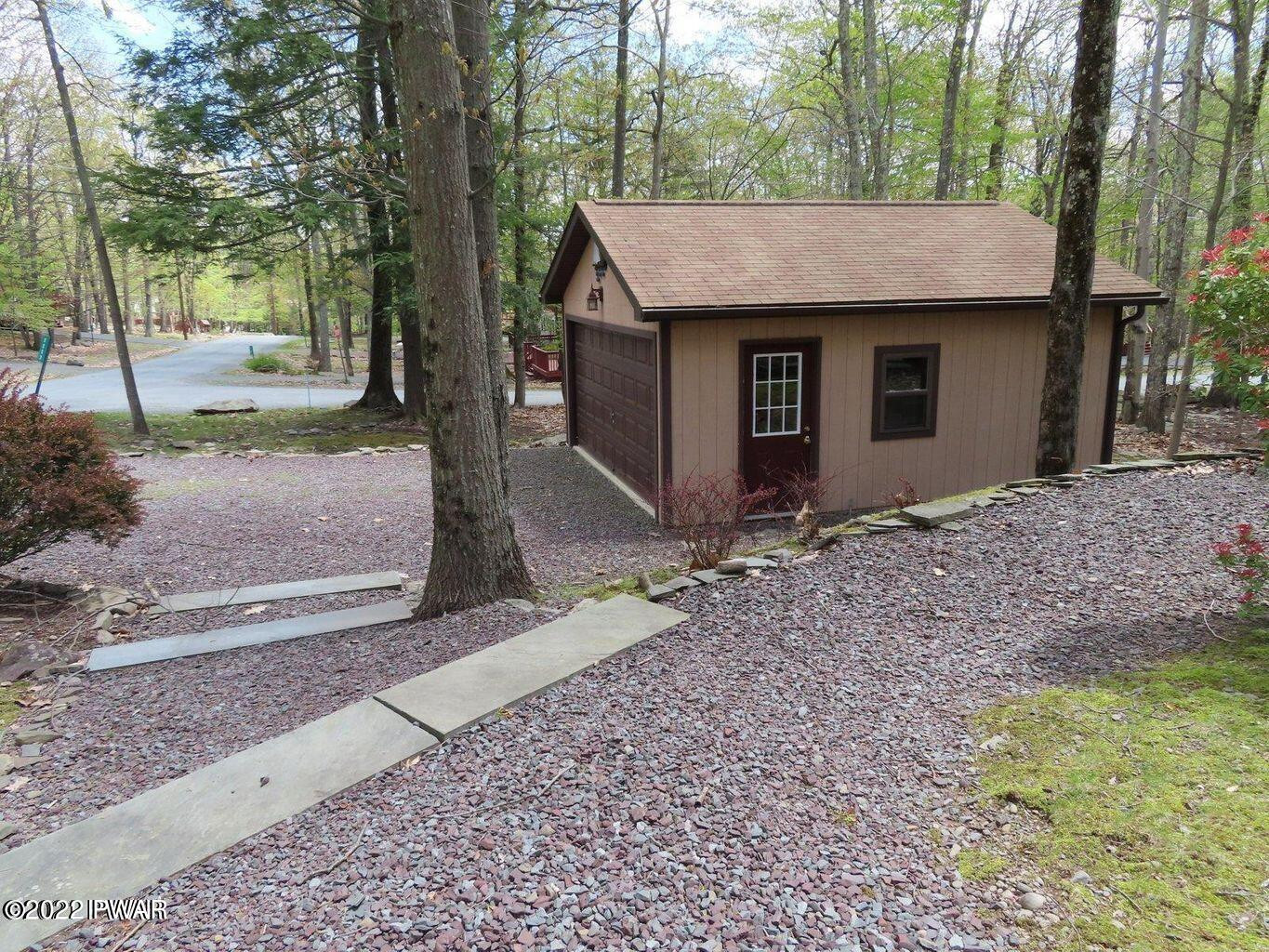 1111 Mustang Road Lake Ariel, PA 18436 - Photo 3 of 31
