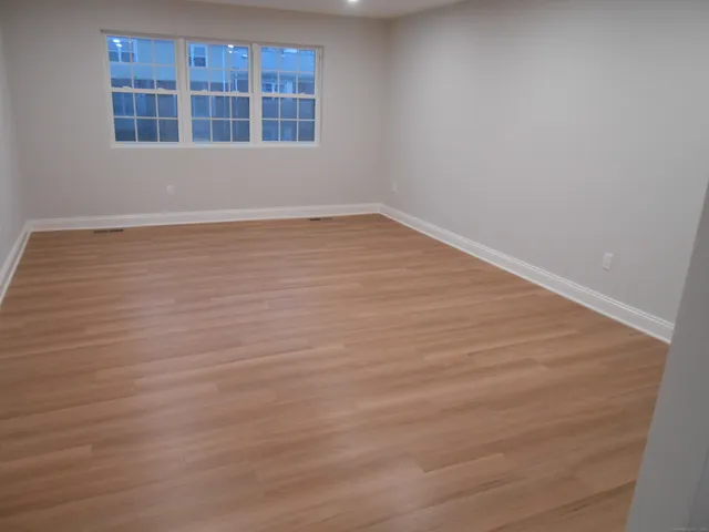 $2,295 | 50 Greenhouse Road, Unit 42B, Bridgeport, CT 06606