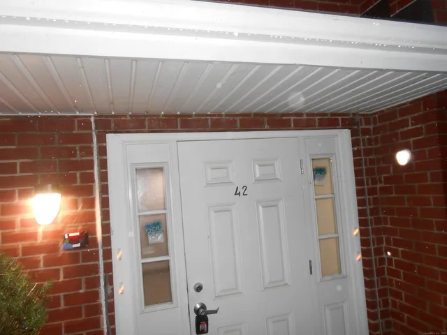 $2,295 | 50 Greenhouse Road, Unit 42B, Bridgeport, CT 06606