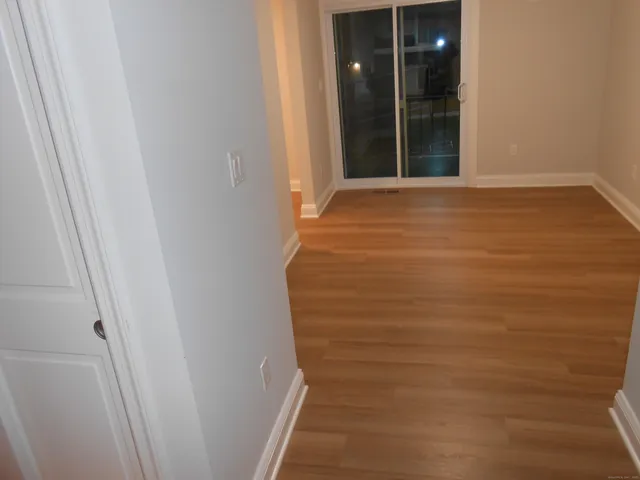 $2,295 | 50 Greenhouse Road, Unit 42B, Bridgeport, CT 06606