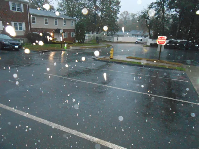 $2,295 | 50 Greenhouse Road, Unit 42B, Bridgeport, CT 06606