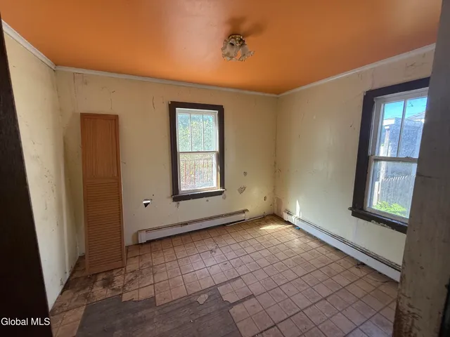 $149,900 | 136 Hudson River Road, Waterford, NY 12188